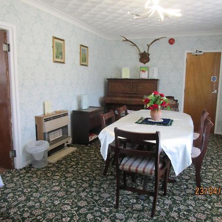 Tremains Guest House Бридженд Екстериор снимка