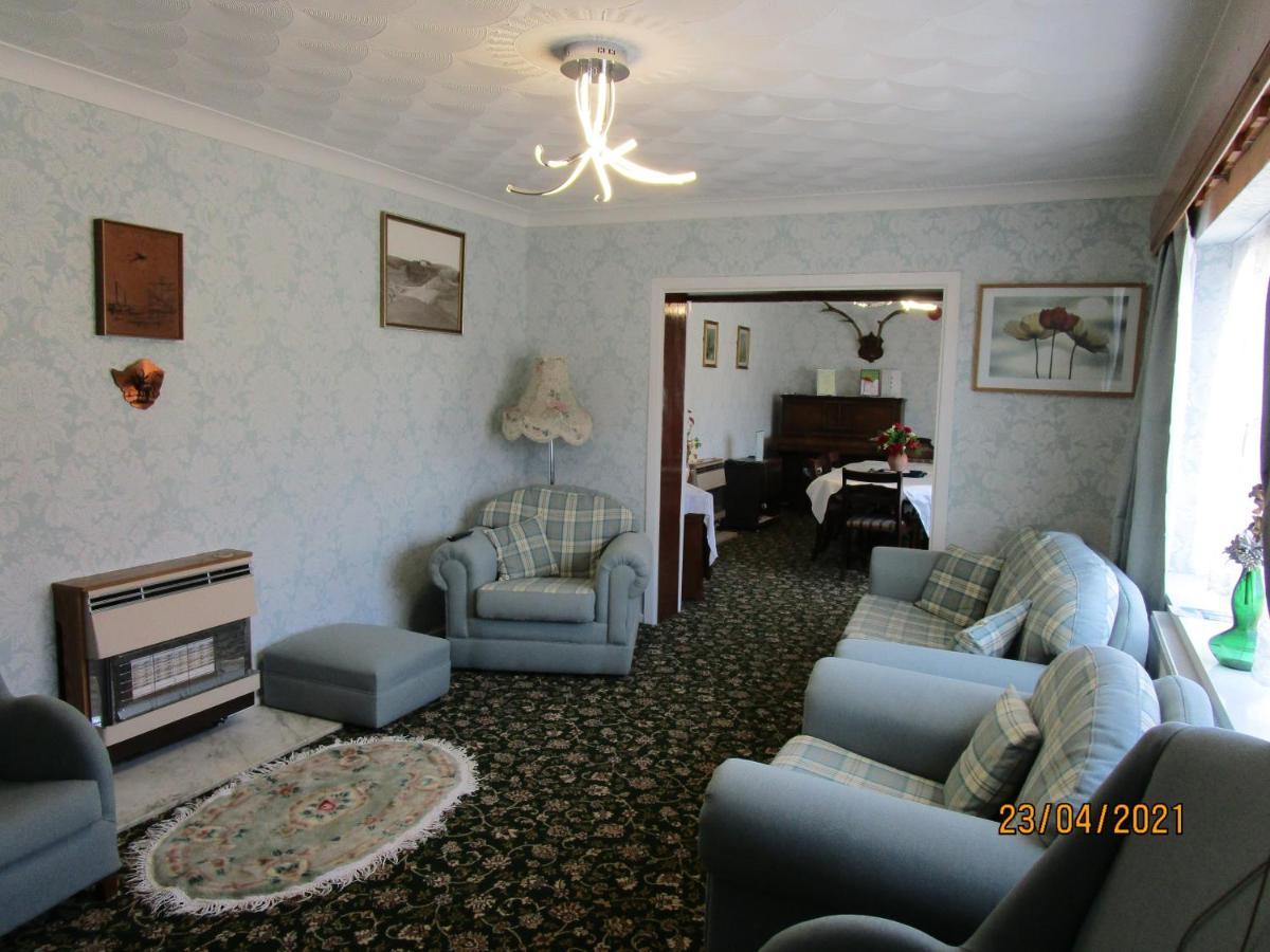 Tremains Guest House Бридженд Екстериор снимка